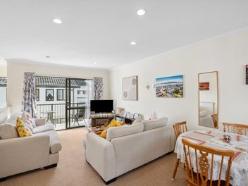 THE BEACH TOWNHOUSE