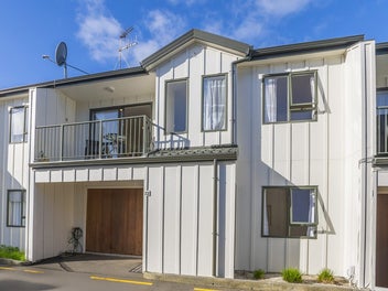 THE BEACH TOWNHOUSE