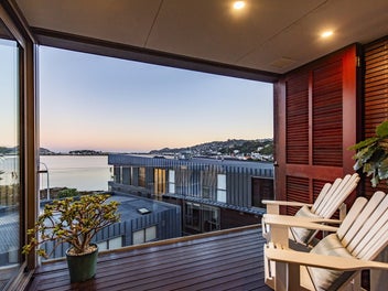 WATERFRONT PERFECTION & VALUE
