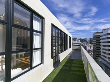 Top Floor - Total Privacy