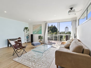 TREETOP TOWNHOUSE CLOSE TO CBD