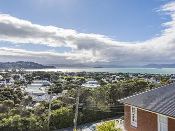 RENOVATED, ELEVATED, SUNFILLED & GORGEOUS
