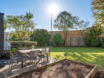 Affordable, Central, Single Level Living!!