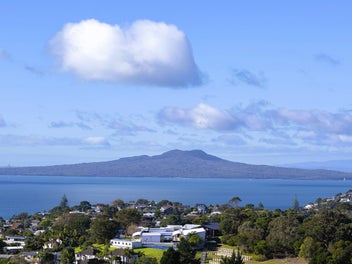 Rangitoto Zone! Stunning Views! 974sqm land