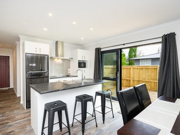 Contemporary & Effortless Four Bedroom Home