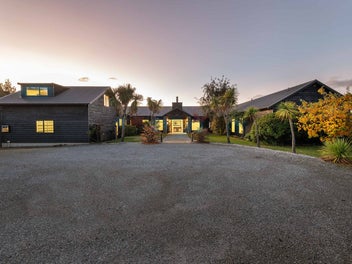 Mountain Range Lodge