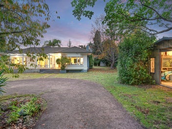 Manly on the flat 1214m2 (more or less)