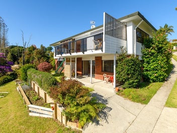 Image 1 of 32