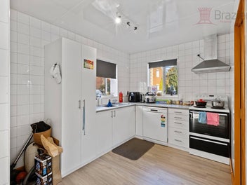 Prime Riccarton Location !