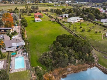 Waterfront beauty - 6475sqm of Pure Possibility