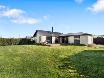 Dreaming of a separate home salon or teen retreat?