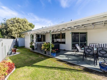 Easy Family Living Awaits In Greenmeadows