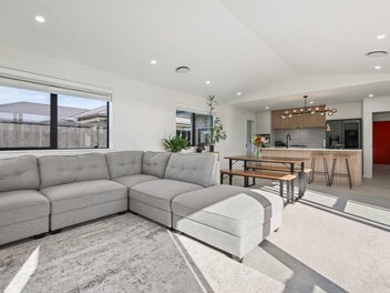 * UNDER OFFER * Peace and Privacy on Palmer