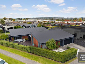 Grand Single Level Home on 497m2 Corner Site