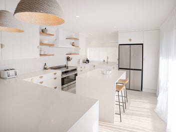 Coastal comfort meets clever opportunity