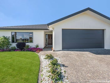 The Perfect Family Home in Poraiti