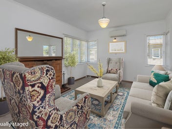 Kensington Favourite - Flat Section, Big Potential