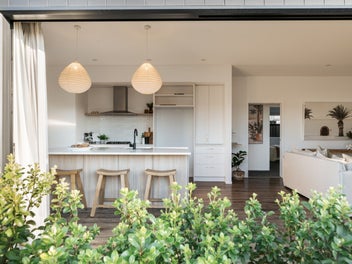 Eye Catching & Empty, Move In Today!