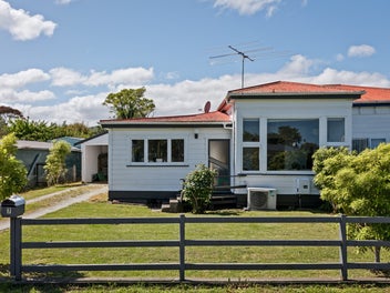 Image 1 of 20