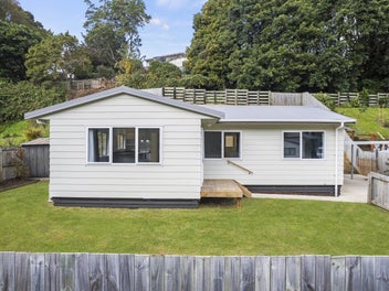Modern, Low-Maintenance & Move-In Ready!