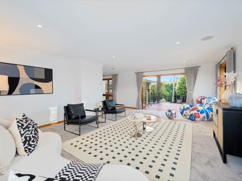 Urgent sale- must be sold before Christmas