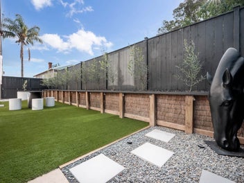 Chic, Peaceful, Convenient - Epsom Living