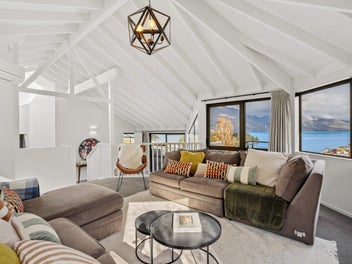 Exceptional investment on Queenstown Hill