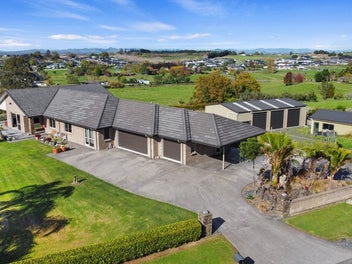 Signature Lifestyle Estate with Sheds Galore