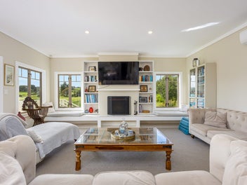 MASTER BUILDER AWARD WINNING JENNIAN HOME
