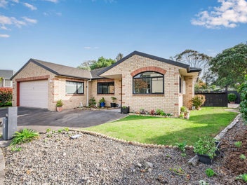 Attractive Home Close to Amenities