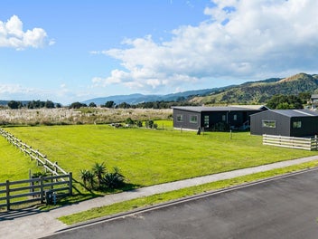 Generous land opportunity near the coast