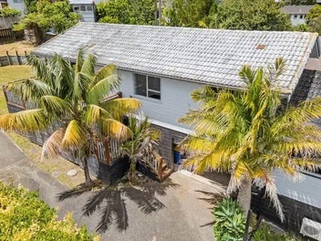 DECEASED ESTATE - MUST SELL !