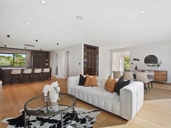 Top-End Living in Macleans Zone