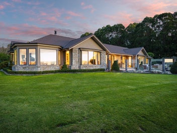 Modern Elegance Meets Rural Serenity