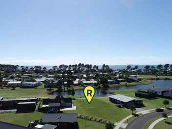Lovely Lakefront Location