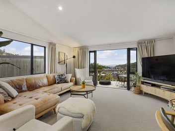 PRIVATE, SUPER COMFORTABLE WITH STUNNING VIEWS!