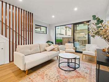 LOCATION & LIFESTYLE - HURRY TO VIEW!