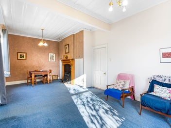 Charming Cottage – A Rare Opportunity