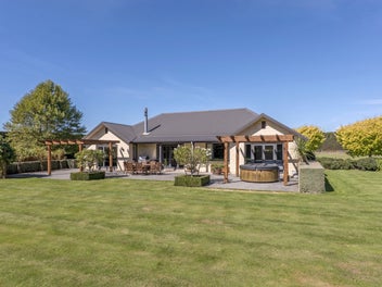 Family-ready established rural setting