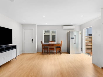 Lucky No.8 - Standalone Beauty on Cul-De-Sac