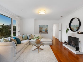 Seaside Charm Meets Modern Coastal Living!
