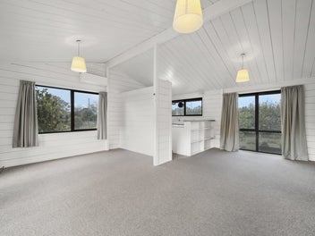 Sunny Corner-Site Lockwood - Must Be Sold!