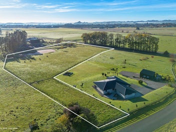 Exclusive Location Close To Town