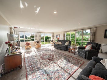 Incredible views in a prime Rosedale location!