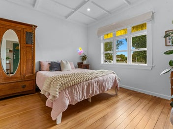 FULLY RENOVATED BUNGALOW MUST SELL