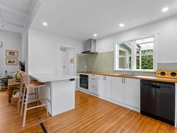 FULLY RENOVATED BUNGALOW MUST SELL