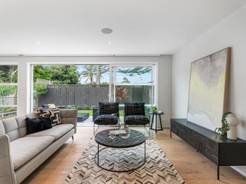 Designer living in the heart of Panmure