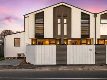 Eye Catching Three Bedroom Townhouse