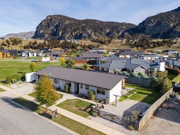 Low Maintenance, High Potential in Albert Town