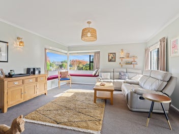 Sun-Soaked Home in a Sought-After Cul-de-Sac